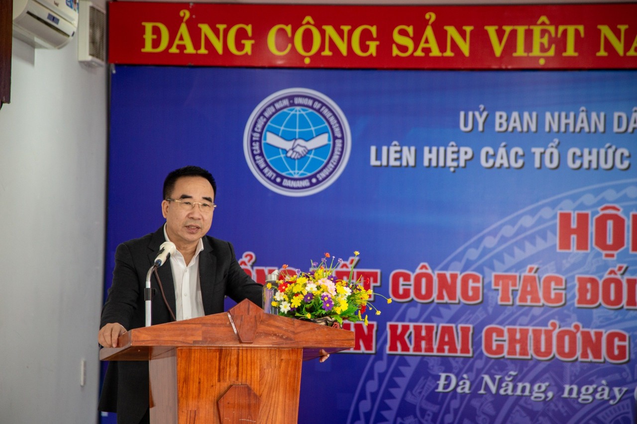 ông Nguyễn Văn Doanh, Phó Chủ tịch Liên hiệp các tổ chức hữu nghị Việt Nam phát biểu tại Hội nghị.