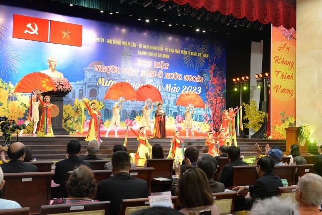 Kiều bào "chất xúc tác" quan trọng đối với những thành công của ngoại giao nhân dân