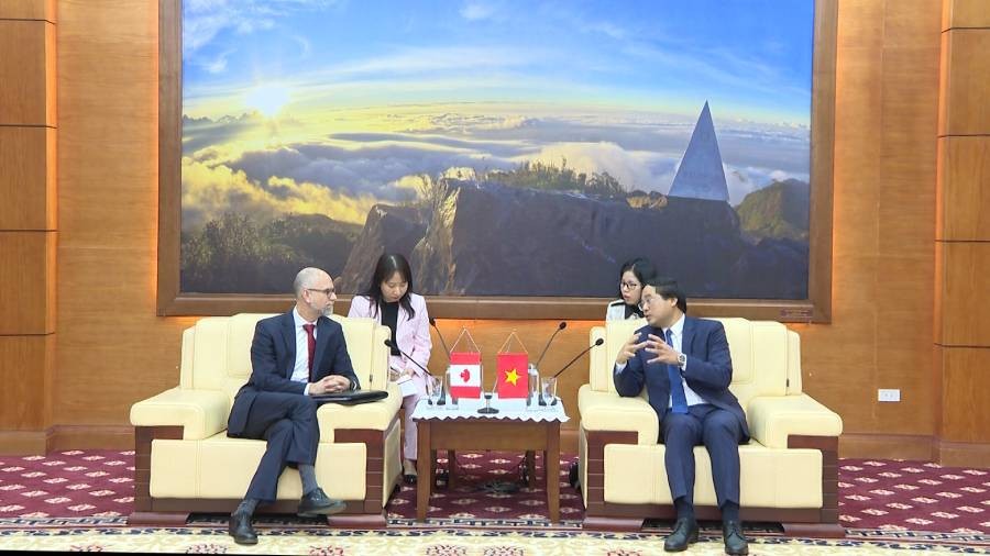 Chủ tịch UBND tỉnh Trịnh Xuân Trường tiếp xã giao đại sứ đặc mệnh toàn quyền Canada tại Việt Nam