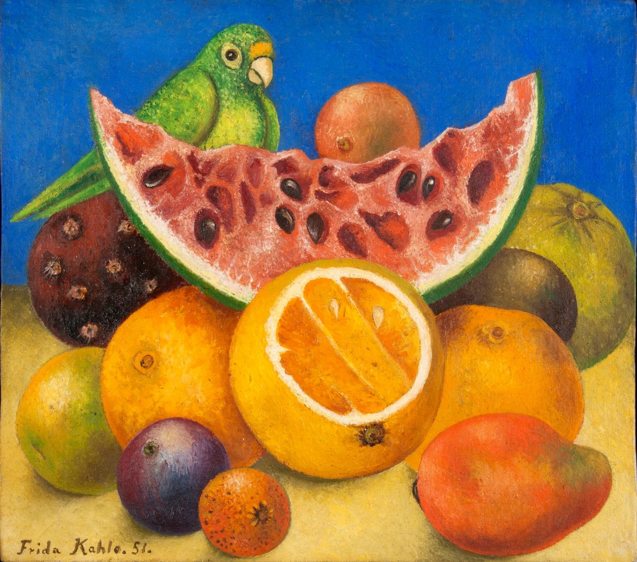 Tác phẩm Không đề – 1951 (Tĩnh vật với vẹt và hoa quả) (Untitled Still life with parrot and fruit) của Frida Kahlo.