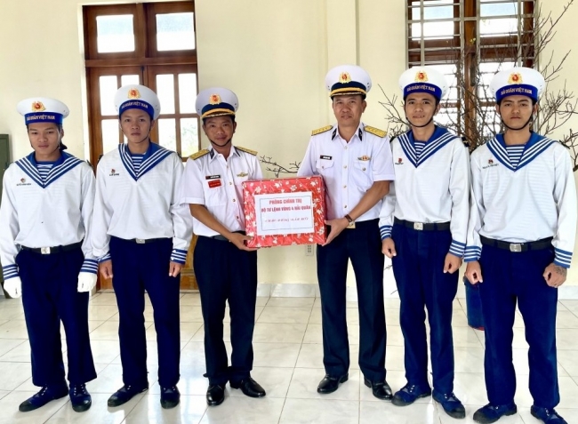 Người lính trên đảo Bình Ba: Đảm bảo an toàn từ hướng biển cho đất liền đón Xuân