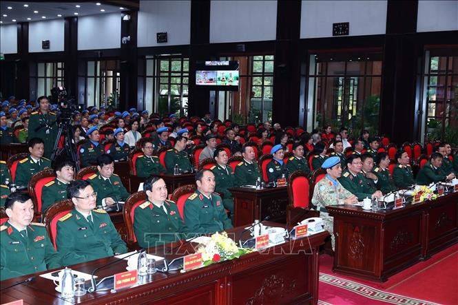 Kết nối trực tuyến với các chiến sĩ mũ nồi xanh Việt Nam thông qua 