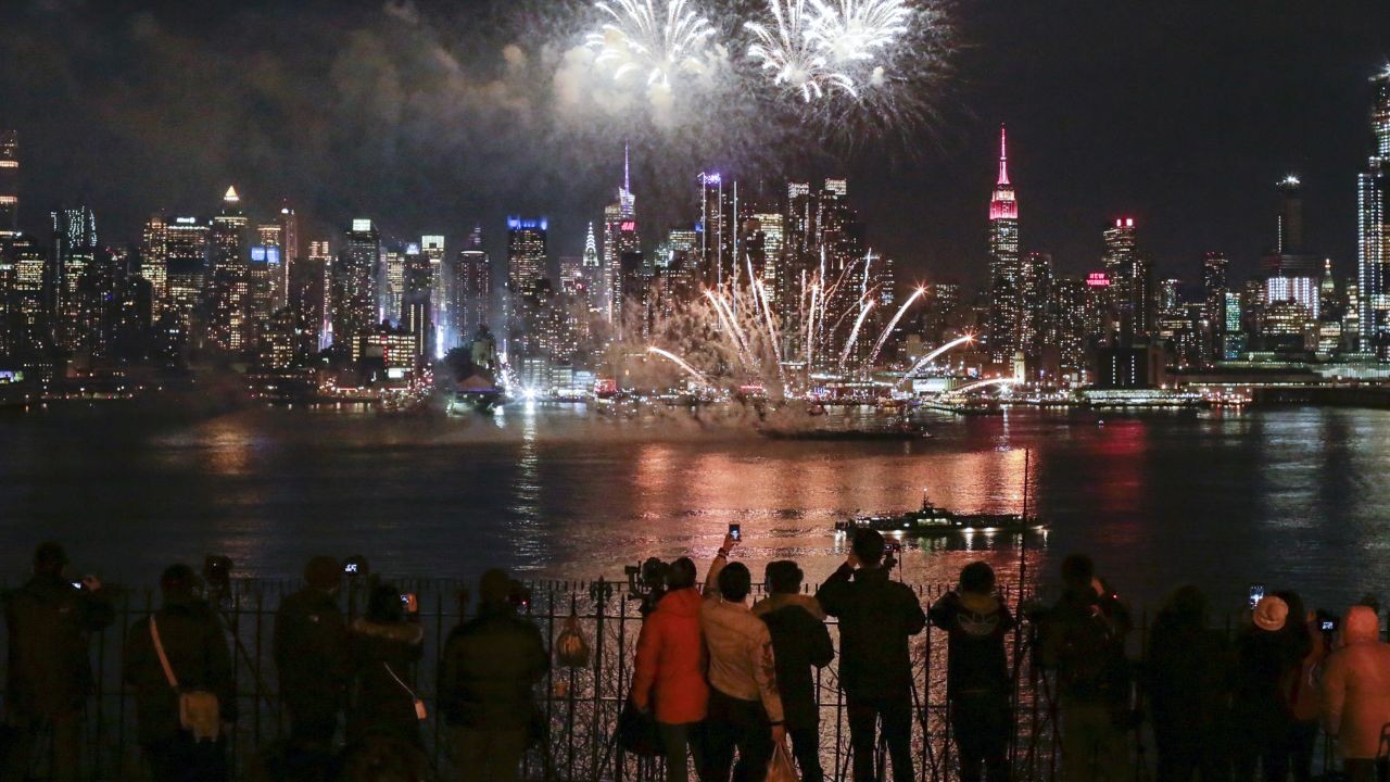 Pháo hoa mừng Tết Nguyên đán ở New York (Ảnh: Eduardo Munoz Alvarez/Getty Images).