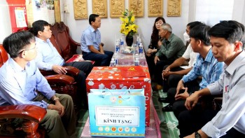 Kon Tum chi gần 1 tỷ đồng hỗ trợ cho gần 2.800 người có công đón Tết Nguyên đán 2023 Kon Tum chi gần 1 tỷ đồng hỗ trợ cho gần 2.800 người có công đón Tết Nguyên đán 2023