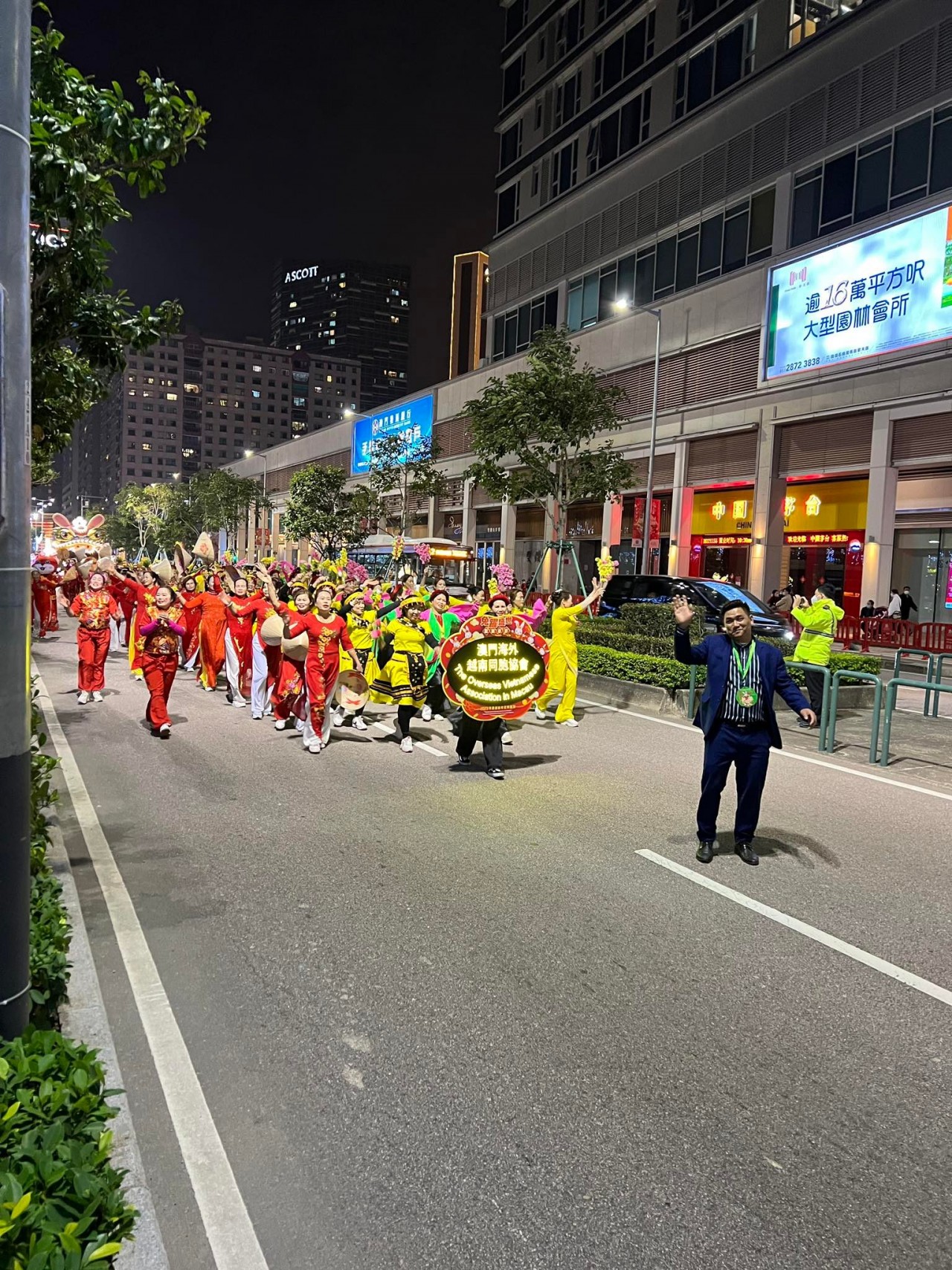 Người Việt quảng bá văn hoá tại lễ hội xe hoa diễu hành tại Macau (Trung Quốc)