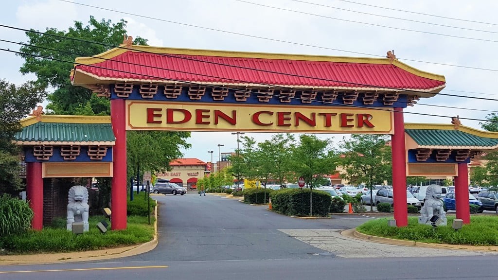 Eden Center là khu trung tâm thương mại của người Việt tại là 