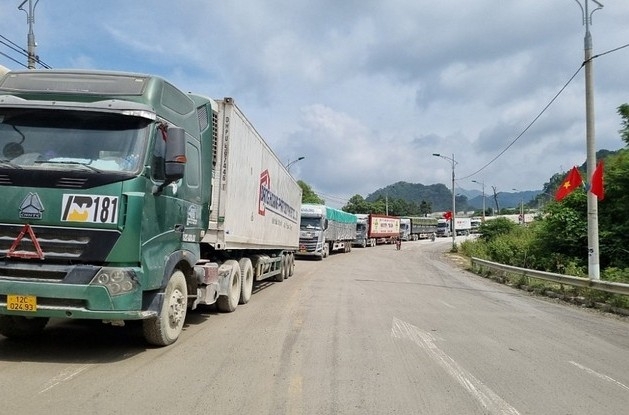 Hoạt động xuất nhập khẩu tại các cửa khẩu khởi sắc