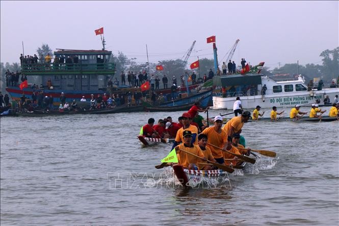 Hàng ngàn ngư dân Huế tham gia Lễ hội Cầu ngư đầu năm
