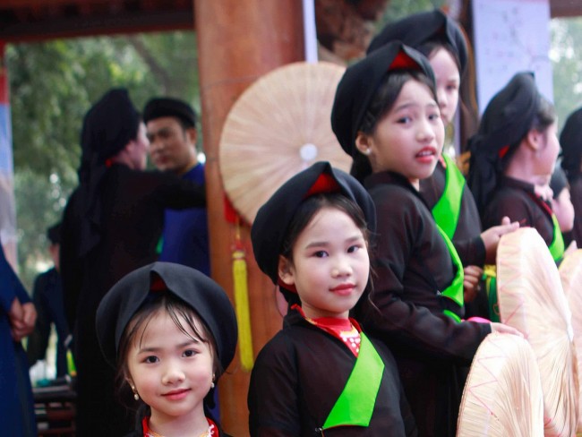 Liền chị “nhí” tươi tắn tại Hội Lim 2023