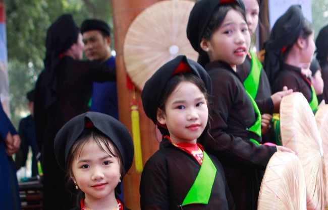 Liền chị “nhí” tươi tắn tại Hội Lim 2023