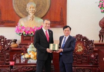 Cần Thơ mong muốn thúc đẩy kết nối cung cầu với các đối tác Canada Cần Thơ mong muốn thúc đẩy kết nối cung cầu với các đối tác Canada