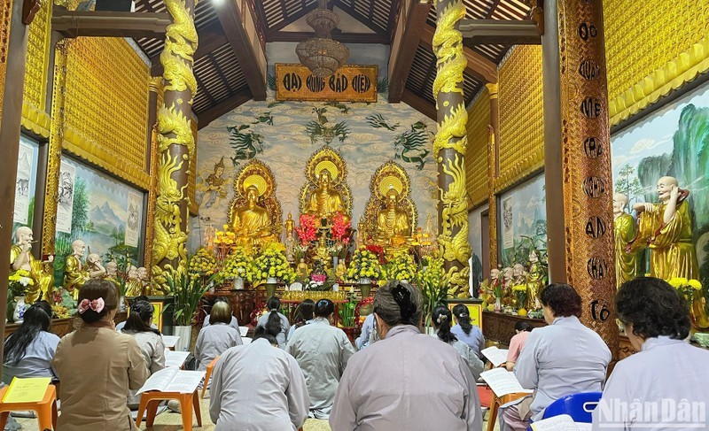 Lễ cầu an ngày rằm tháng Giêng tại Lào