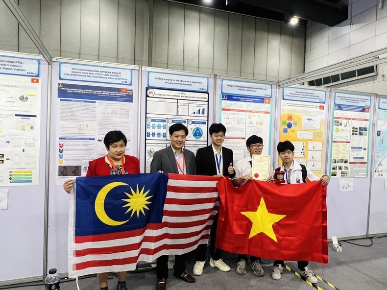 Đoàn học sinh Việt Nam đạt thành tích cao tại Cuộc thi Quốc tế về Sở hữu Trí tuệ, Sáng chế, Đổi mới và Công nghệ
