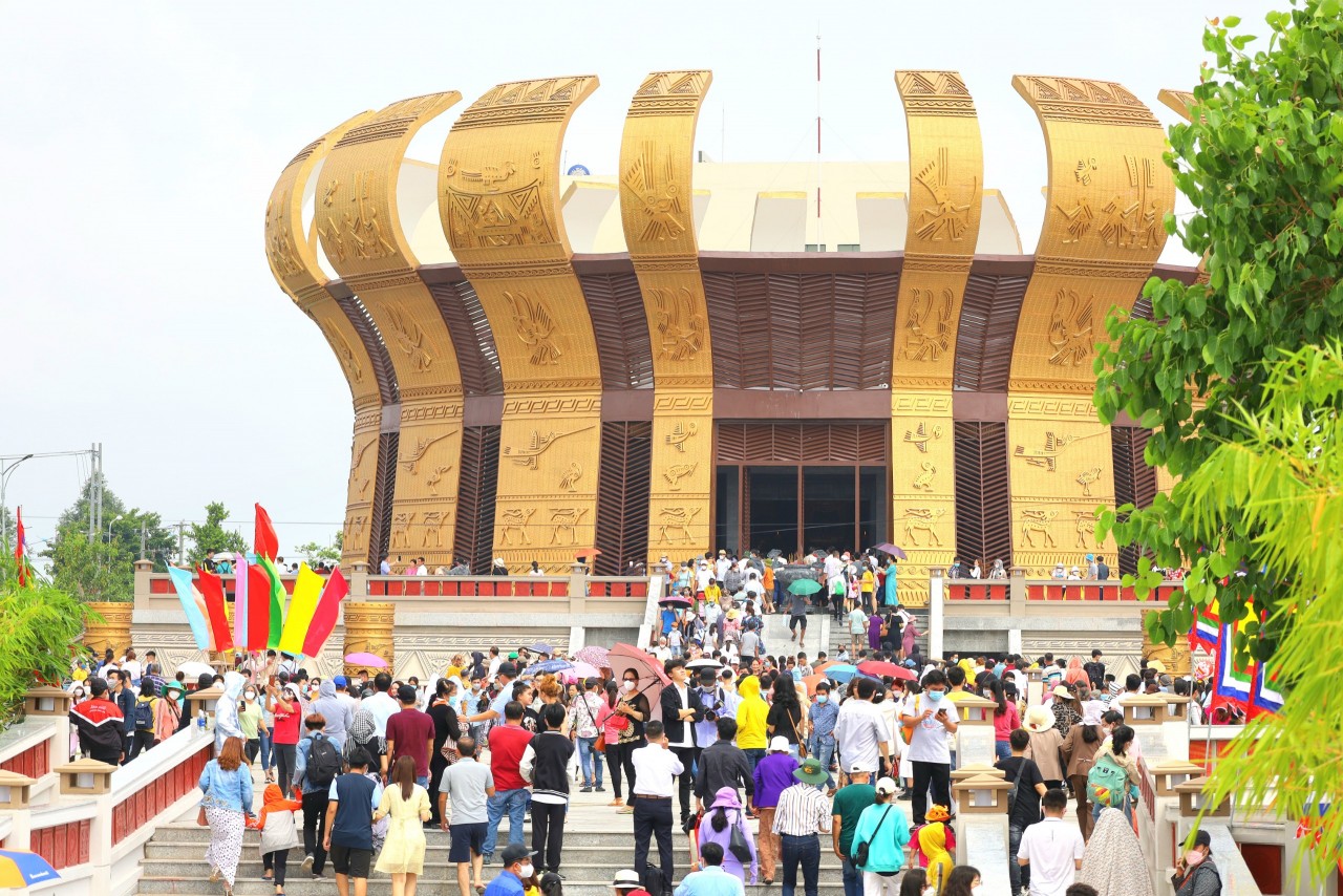 Đền thờ Vua Hùng ở Cần Thơ được công nhận Điểm du lịch tiêu biểu Đồng bằng sông Cửu Long