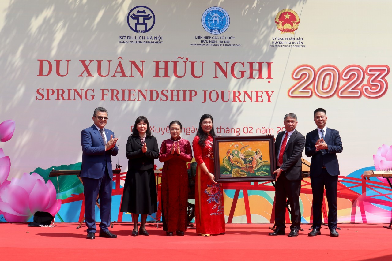 Hơn 400 đại biểu Việt Nam và quốc tế tham gia “Hành trình hữu nghị 2023”