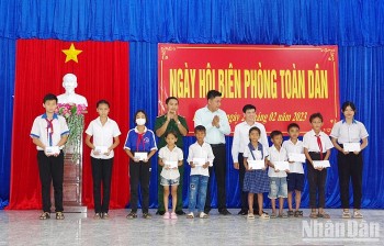 Sôi nổi ngày hội biên phòng toàn dân khu vực biên giới biển Sóc Trăng