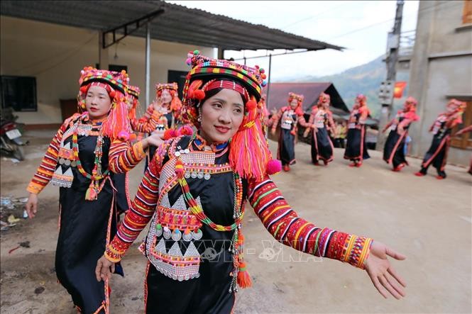 Bảo tồn nét văn hóa độc đáo dân ca, dân vũ của đồng bào dân tộc Hà Nhì
