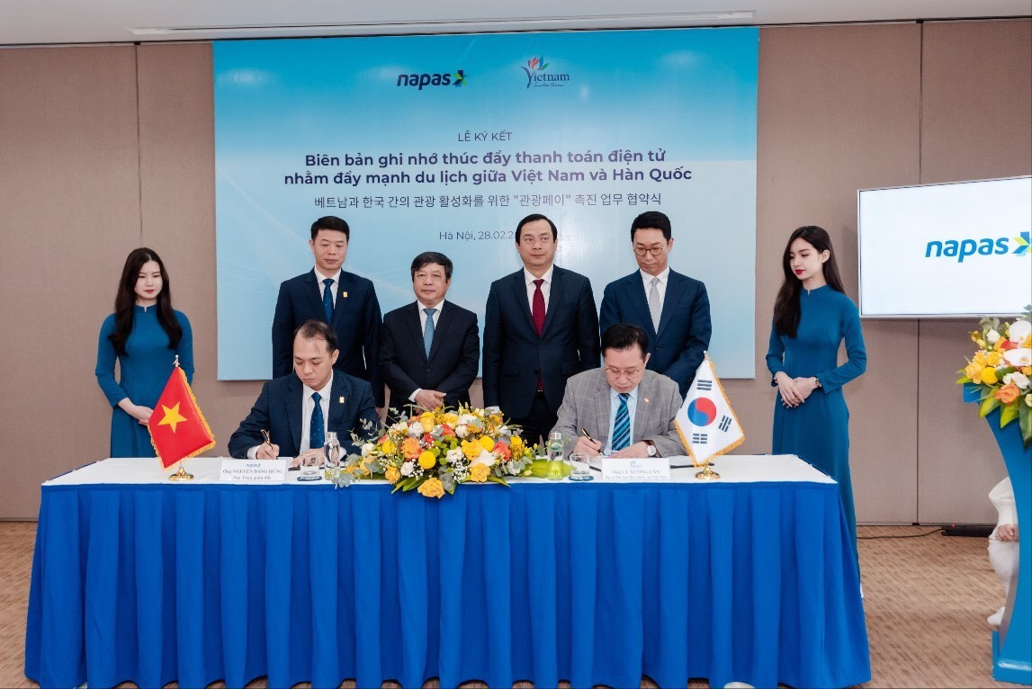 lễ ký kết hợp tác giữa Văn phòng đại diện xúc tiến du lịch của Tổng cục Du lịch Việt Nam tại Hàn Quốc và Công ty cổ phần thanh toán quốc gia Việt Nam.