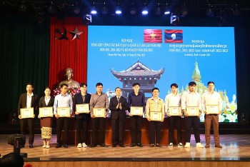 Năm học 2021-2022 hơn 14.000 lưu học sinh Lào theo học tại Việt Nam Năm học 2021-2022 hơn 14.000 lưu học sinh Lào theo học tại Việt Nam