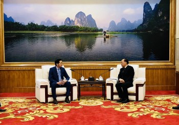 Tăng cường hợp tác giáo dục, y tế, giao lưu nhân dân giữa Việt Nam với tỉnh Quảng Tây (Trung Quốc) Tăng cường hợp tác giáo dục, y tế, giao lưu nhân dân giữa Việt Nam với tỉnh Quảng Tây (Trung Quốc)