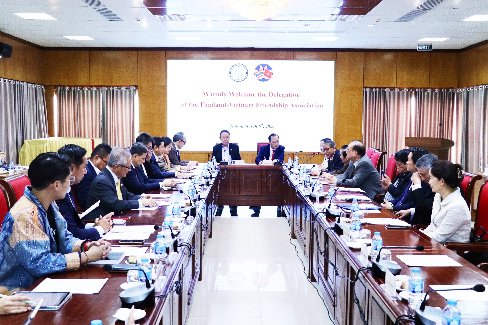 Hội hữu nghị Việt Nam - Thái Lan làm việc với đoàn công tác Hội hữu nghị Thái Lan - Việt Nam (Ảnh: Thu Hà).
