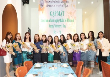 gap mat giao luu voi 40 dai bieu nu nguoi nuoc ngoai tai khanh hoa