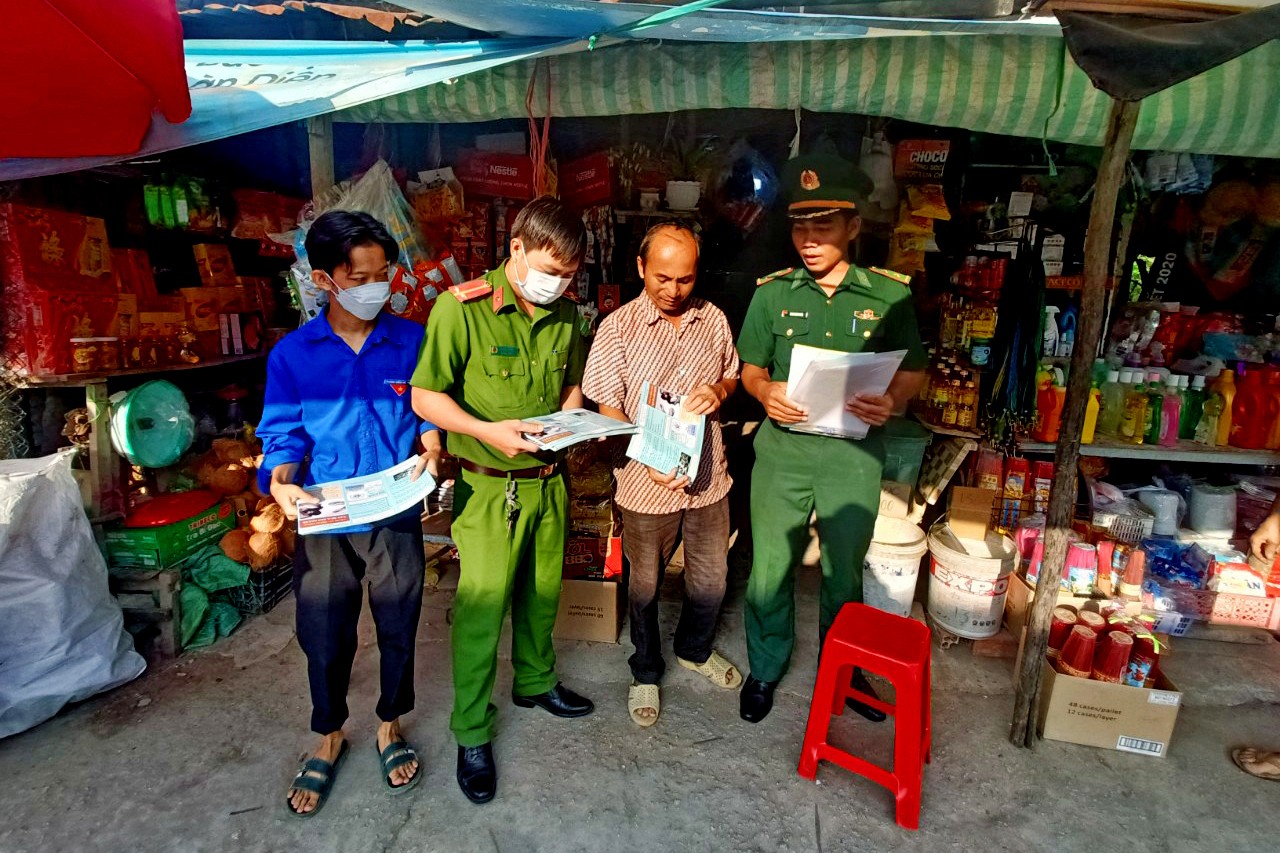 Tuyên truyền phòng, chống buôn lậu thuốc nơi vùng biên giới An Giang