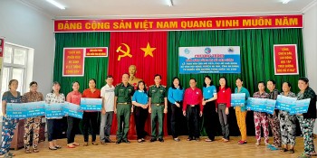 an giang ho tro 100 trieu dong cho phu nu ngheo noi bien gioi