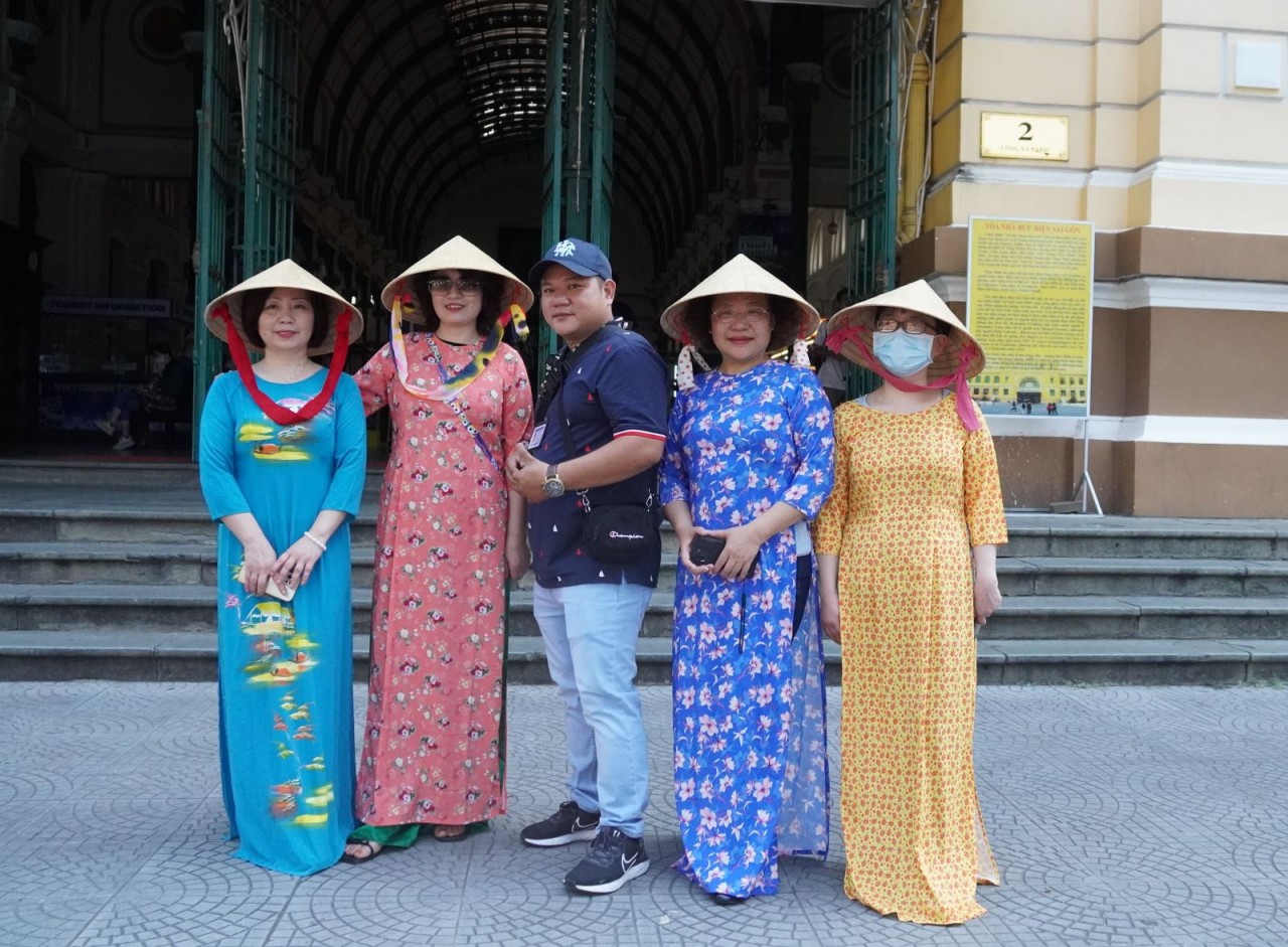 Đoàn khách Trung quốc đầu tiên trở lại TP Hồ Chí Minh