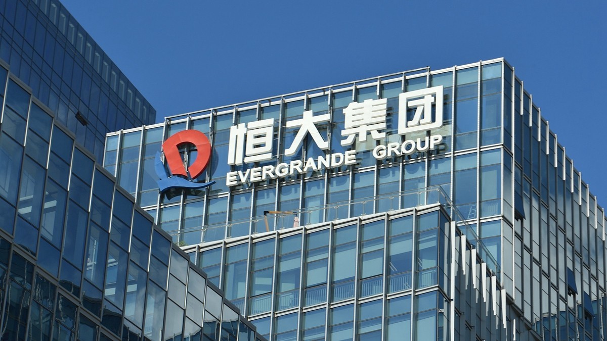 Evergrande công bố kế hoạch gỡ "bom nợ"