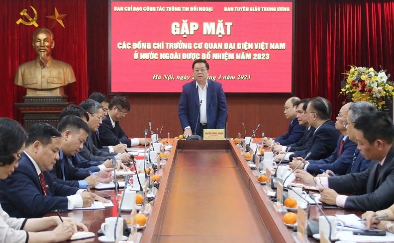 Bí thư Trung ương Đảng, Trưởng Ban Tuyên giáo Trung ương Nguyễn Trọng Nghĩa phát biểu tại buổi gặp mặt (Ảnh: Tạp chí Tuyên giáo).