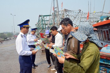 Hơn 200 ngư dân Sầm Sơn (Thanh Hóa) được tuyên truyền phòng, chống IUU và ma túy