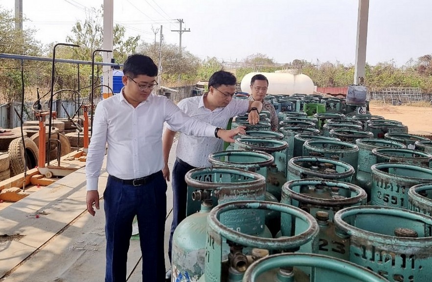 Đoàn công tác PV GAS tham quan Trạm chiết nạp LPG của Công ty Sunbin Gas.