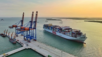 Bà Rịa Vũng Tàu đón siêu tàu container lớn nhất thế giới