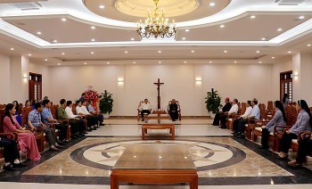 Đoàn công tác tỉnh Nghệ An chúc mừng Tòa Giám mục Giáo phận Vinh nhân dịp Lễ Phục sinh 2023