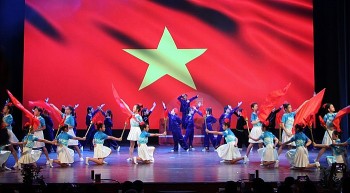 Học sinh kể lịch sử Việt Nam bằng tiếng Anh qua ngôn ngữ sân khấu