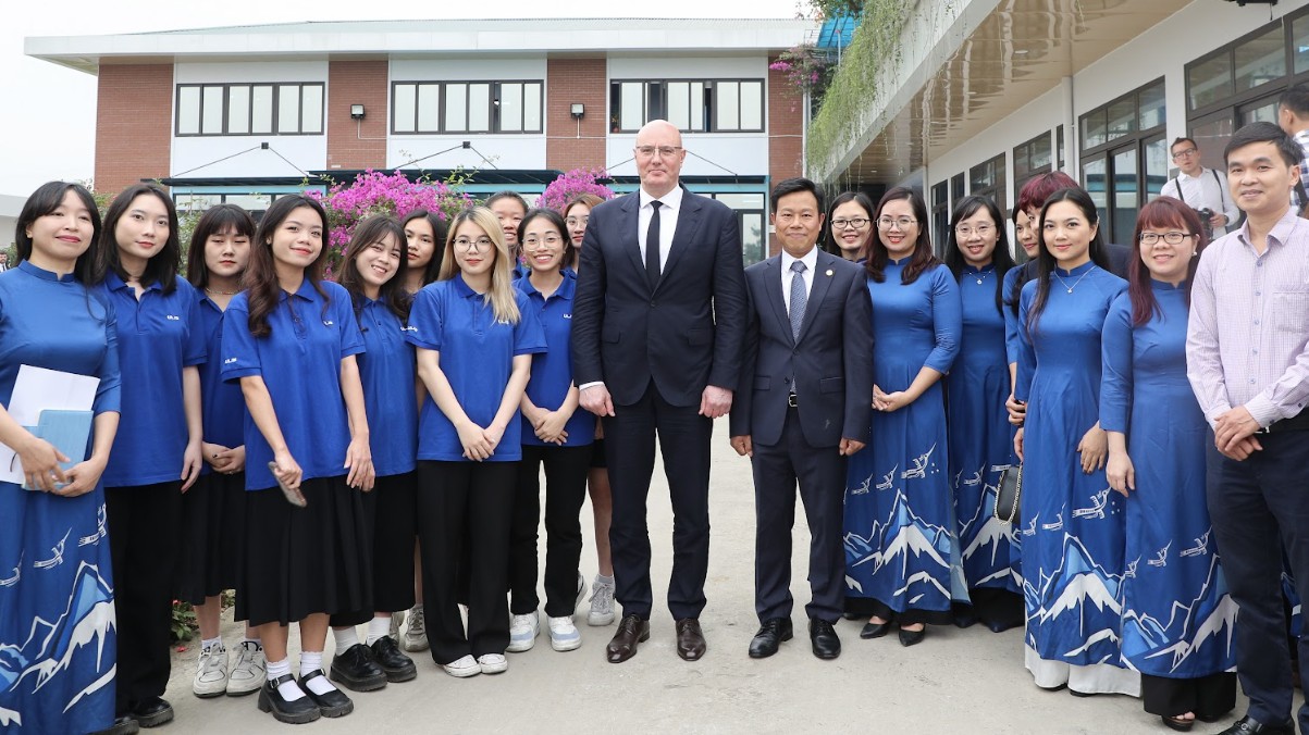 Phó Thủ tướng Nga thăm các cơ sở giảng dạy tiếng Nga tại Hà Nội