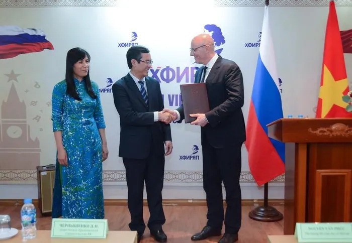 Phó Thủ tướng Nga thăm các cơ sở giảng dạy tiếng Nga tại Hà Nội