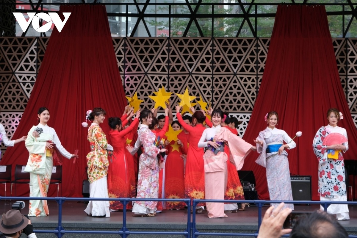 Một tiết mục biểu diễn văn nghệ tại Lễ hội Việt Nam tại Nhật Bản (Ảnh: VOV).