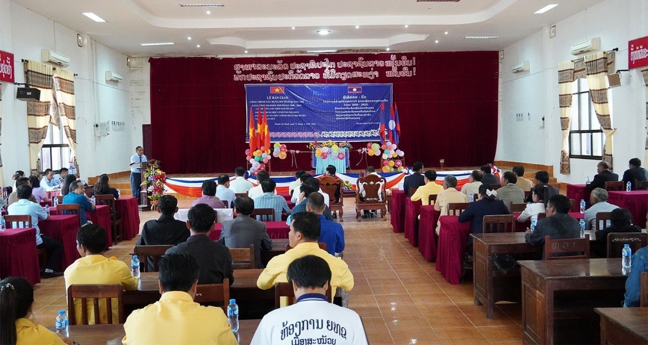 Quảng Trị bàn giao các công trình xây dựng khoảng 6 tỷ đồng cho tỉnh Salavan (Lào)