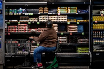Giá thực phẩm cao tiềm ẩn rủi ro “thổi bùng” lạm phát toàn cầu