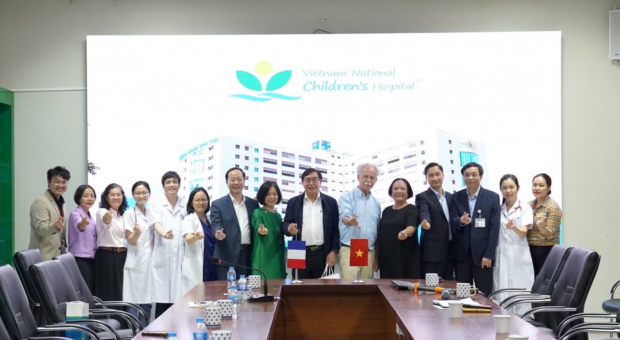 Thúc đẩy hợp tác giữa Liên đoàn Y tế Pháp - Việt và Bệnh viện Nhi TƯ