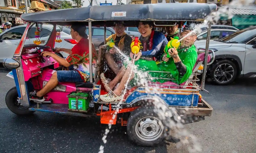 Tưng bừng không khí Tết Songkran tại Thái Lan