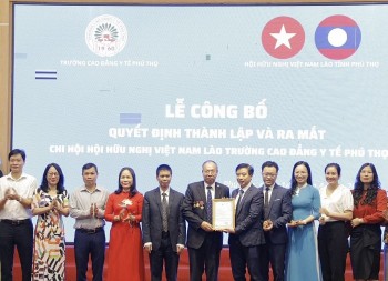 Thành lập Chi hội Hội hữu nghị Việt Nam - Lào Trường Cao đẳng y tế Phú Thọ