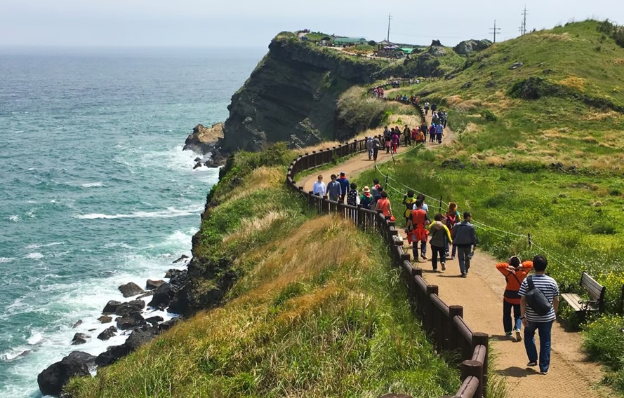 Thái Lan, đảo Jeju (Hàn Quốc), Bali (Indonesia) muốn thu phí du lịch