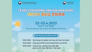 Trải nghiệm muối Kim chi, giải câu đố và chơi trò truyền thống Hàn Quốc tại Hà Nội