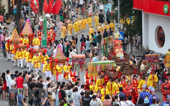 Độc đáo lễ hội tôn vinh ông Tổ bách nghệ tại Phố cổ Hà Nội | Lễ hội | Vietnam+ (VietnamPlus)