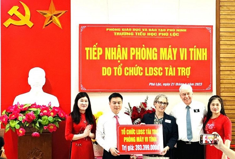 LDSC tài trợ thiết bị phòng máy tính cho trường Tiểu học Phú Lộc trị giá gần 400 triệu đồng LDSC tài trợ thiết bị phòng máy tính cho trường Tiểu học Phú Lộc trị giá gần 400 triệu đồng