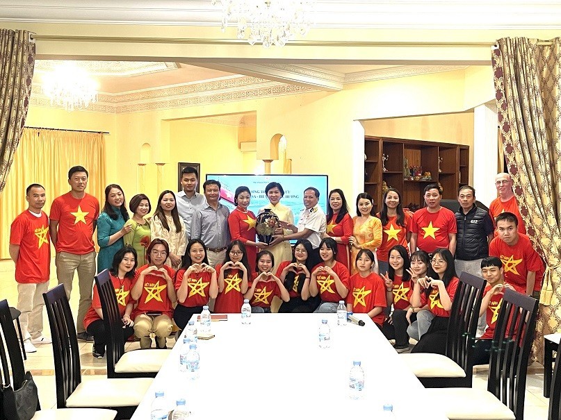 Cán bộ, nhân viên Đại sứ quán, sinh viên và đại diện cộng đồng người Việt Nam tại Morocco giao lưu 'Trường Sa-Biển đảo quê hương'. (Nguồn: ĐSQ VN tại Morocco)