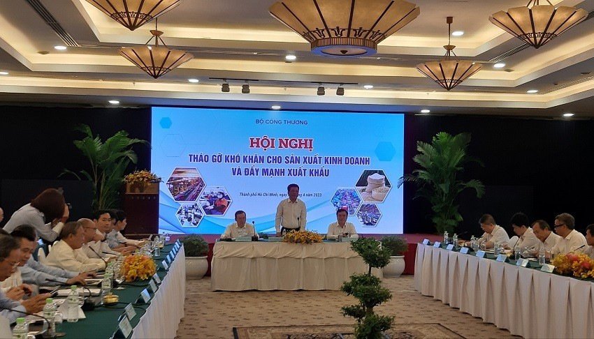 Ngân hàng Nhà nước: Tín dụng cho ngành lúa gạo không hề bị vướng